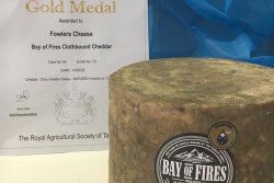 Bay of Fires clothbound Cheddar